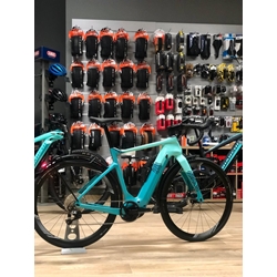 BIANCHI e-Arcadex Tourer - TOUR APEX BOSCH 500  BICICLETA ELECTRICA GRAVEL Glacier Full Glossy (Celeste) - Imagen 1