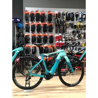 BIANCHI e-Arcadex Tourer - TOUR APEX BOSCH 500  BICICLETA ELECTRICA GRAVEL Glacier Full Glossy (Celeste) - Imagen 2