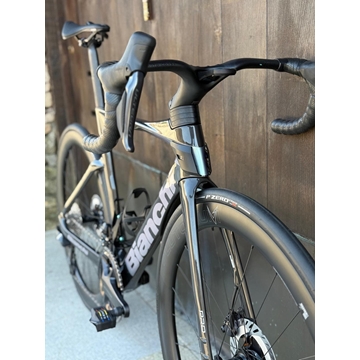 BIANCHI OLTRE PRO SHIMANO ULTEGRA DI2 12SP, 2025 TALLA 47, 50, 53 - Imagen 2