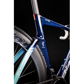 BIANCHI OLTRE RC TEAM REPLICA 2026 TEAM BAHRAIN VICTORIOUS - Imagen 2