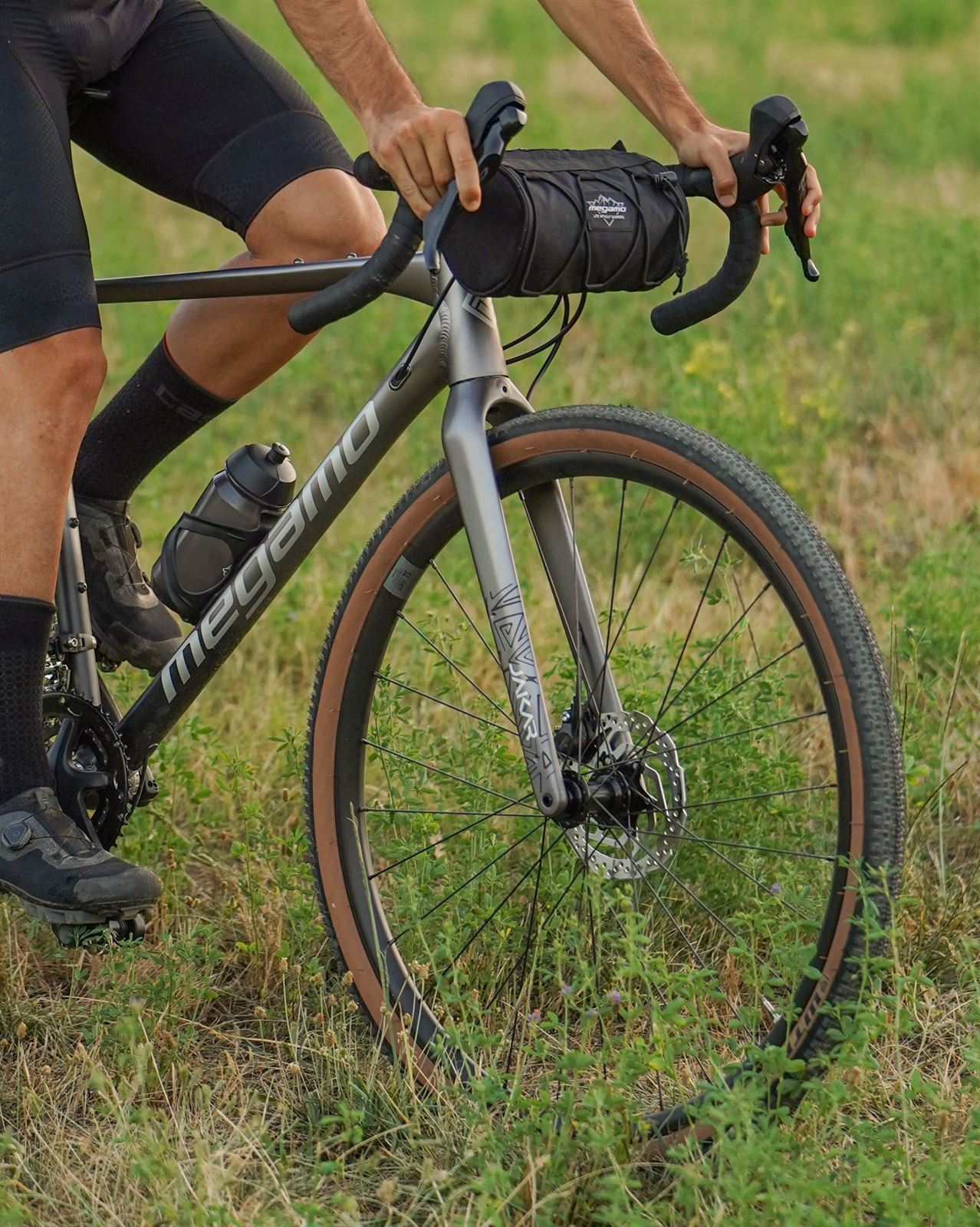 BICICLETA GRAVEL MEGAMO JAKAR 30 2025 - Imagen 9