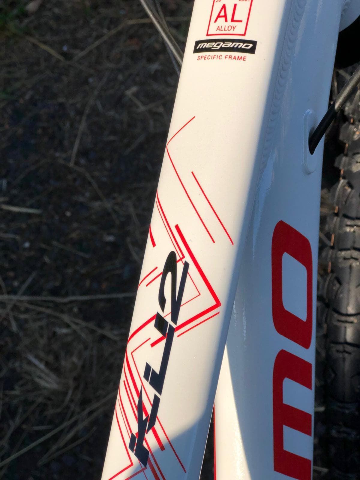 Bicicleta MTB 26¨MEGAMO KU2. BLANCO/ROJO - Imagen 3