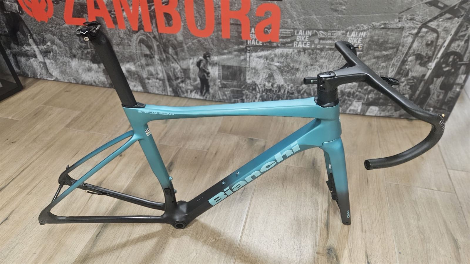 KIT DE CUADRO BIANCHI SPECIALISSIMA TALLA 53 OCASION - Imagen 1