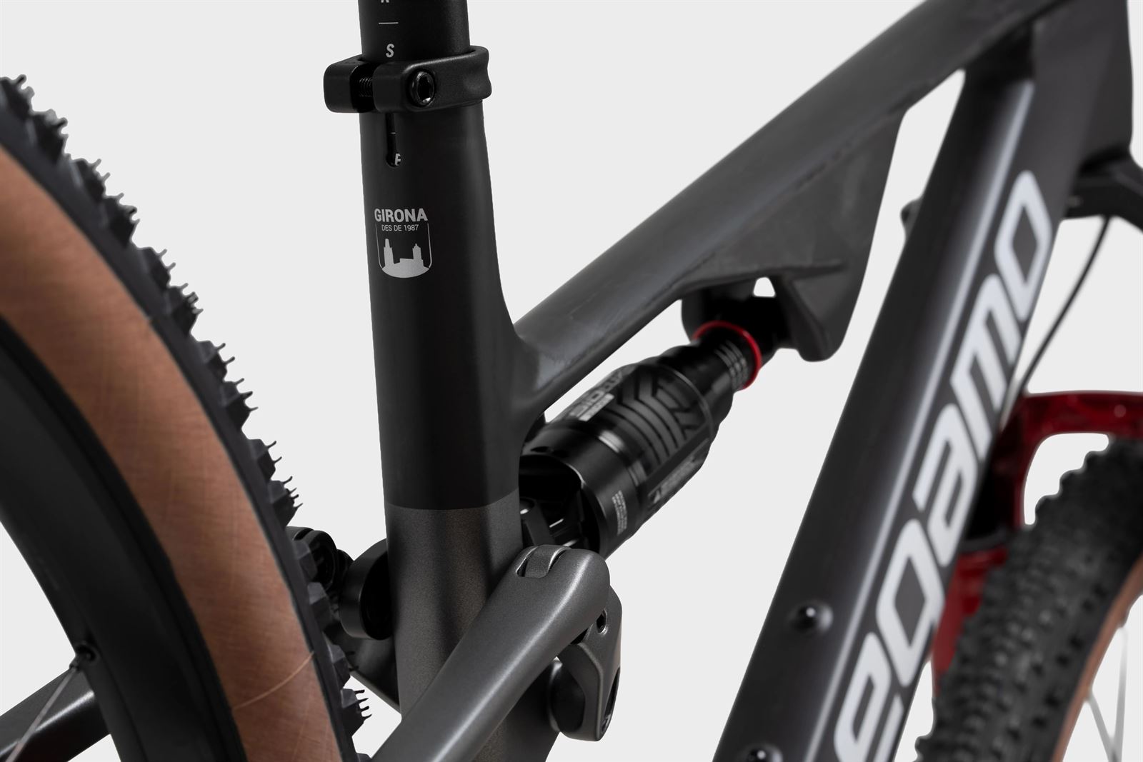 MEGAMO TRACK 04 FA CW 2027 - Imagen 4
