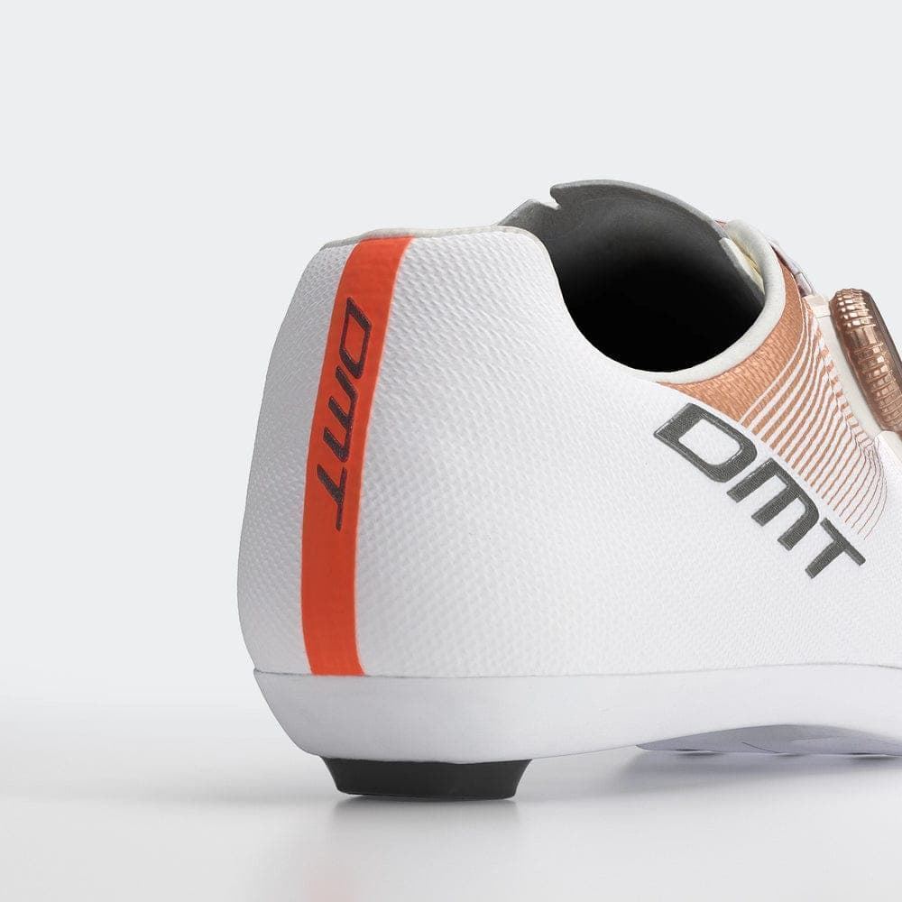 NUEVA ZAPATILLA DMT KR0 EVO BLANCO/BRONCE + CALCETINES DMT CLASSIC RACE DE REGALO - Imagen 7