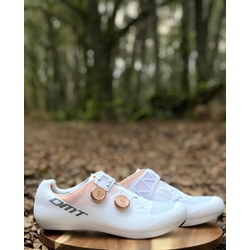 NUEVA ZAPATILLA DMT KR0 EVO BLANCO/BRONCE - Imagen 1