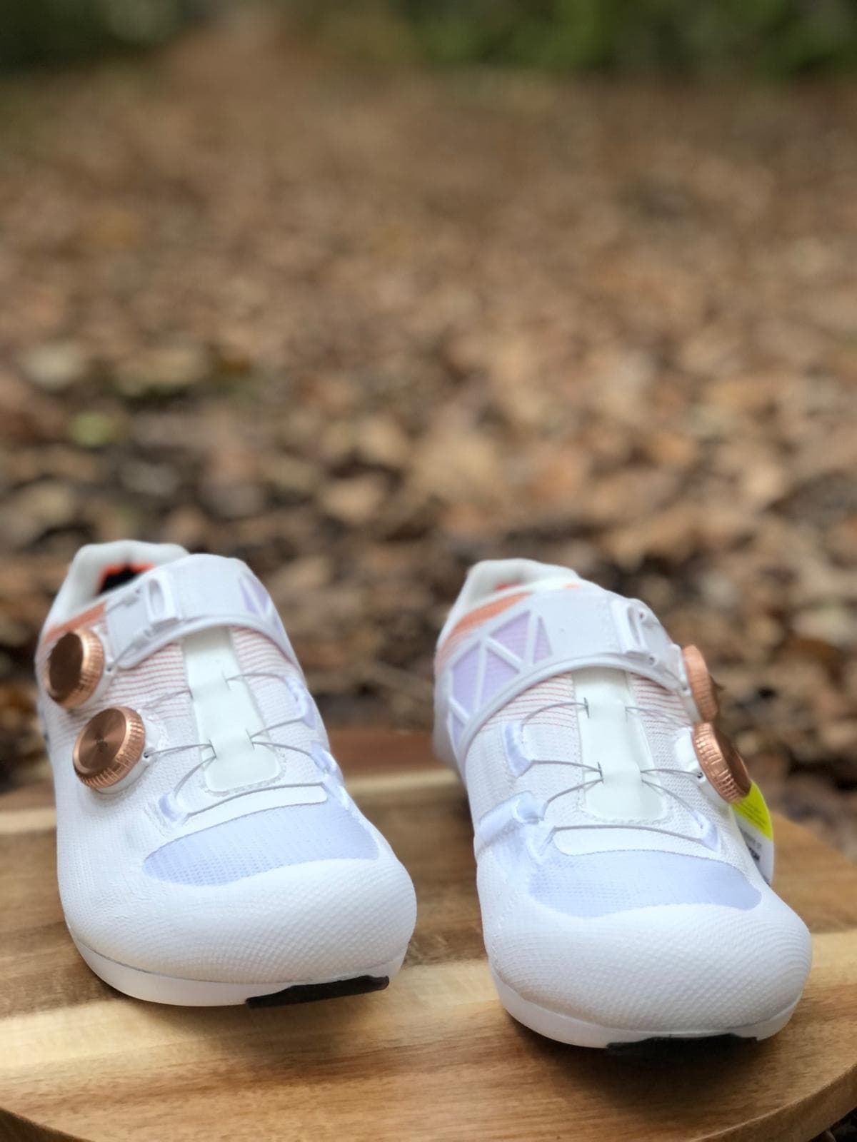 NUEVA ZAPATILLA DMT KR0 EVO BLANCO/BRONCE - Imagen 3