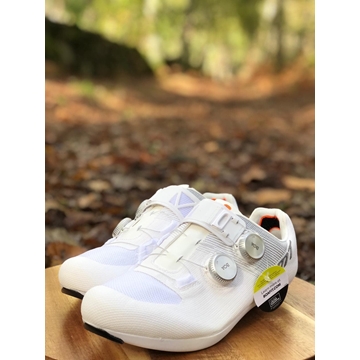 NUEVA ZAPATILLA DMT KR0 EVO BLANCO/PLATA + CALCETINES DMT CLASSIC RACE DE REGALO - Imagen 2