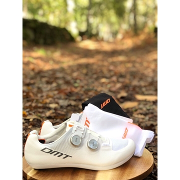 NUEVA ZAPATILLA DMT KR0 EVO BLANCO/PLATA - Imagen 1