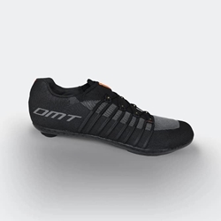 NUEVAS ZAPATILLAS DMT POGIS SUPERLIGHT 2026 NEGRO + CALCETINES DMT CLASSIC RACE DE REGALO - Imagen 1