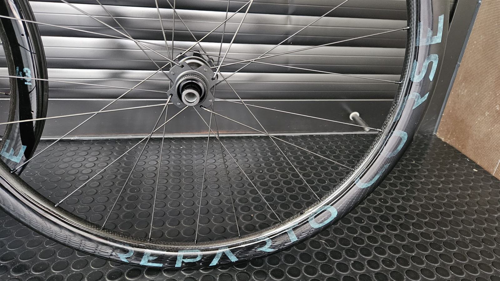 REPARTO CORSE 43 GRAVEL JUEGO DE RUEDAS GRAVEL - Imagen 7