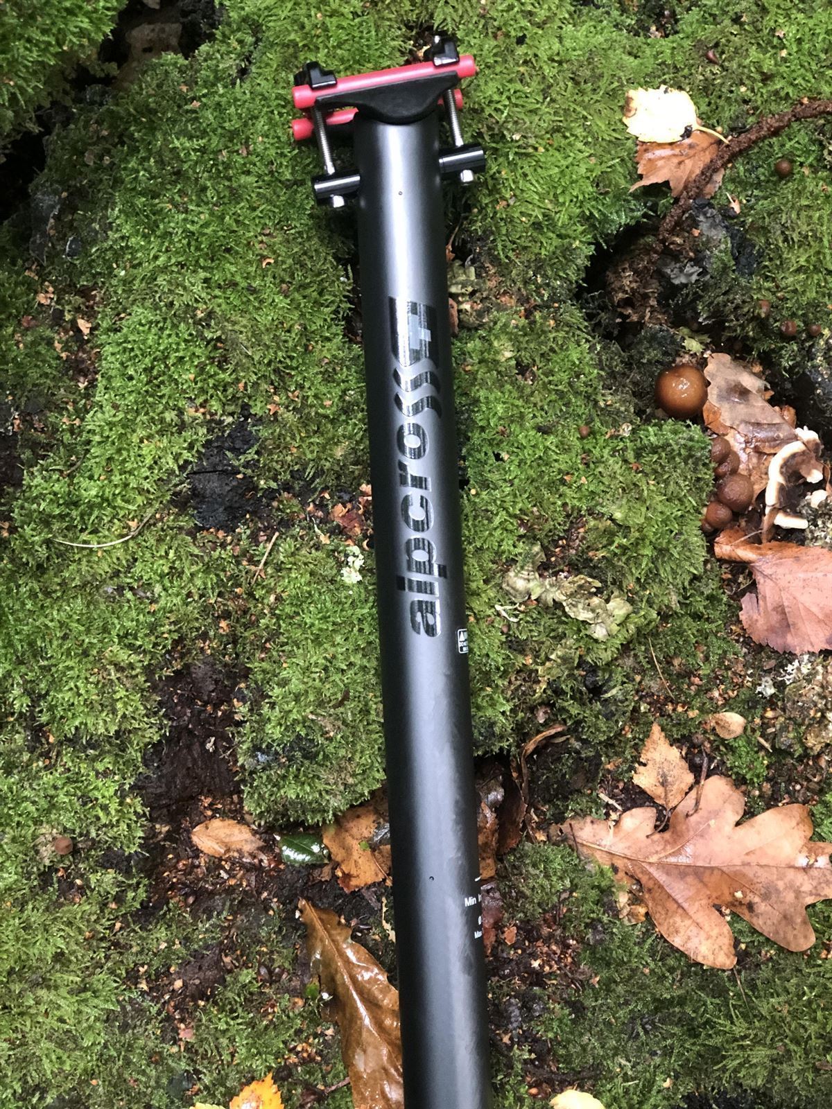 Tija de sillín en carbono ALPCROSS COMPONENTS DIE STÜTZE LT (31,6 X 400MM) - MATE - Imagen 1