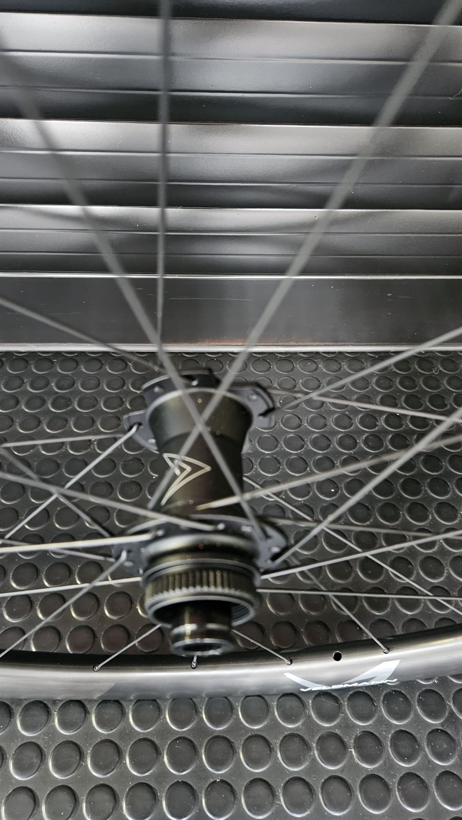 VELOMANN PLUTONIUM 50mm HG11 JUEGO DE RUEDAS CARRETERA - Imagen 4