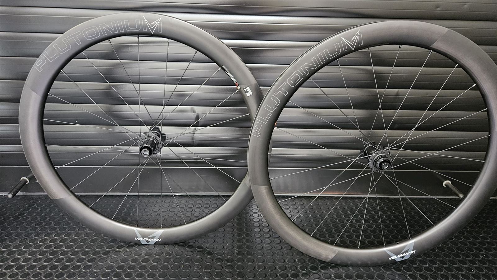 VELOMANN PLUTONIUM 50mm HG11 JUEGO DE RUEDAS CARRETERA - Imagen 8