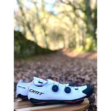 Zapatillas MTB DMT KM0 LUMI Blanco Edición Limitada + CALCETINES DMT CLASSIC RACE DE REGALO - Imagen 1